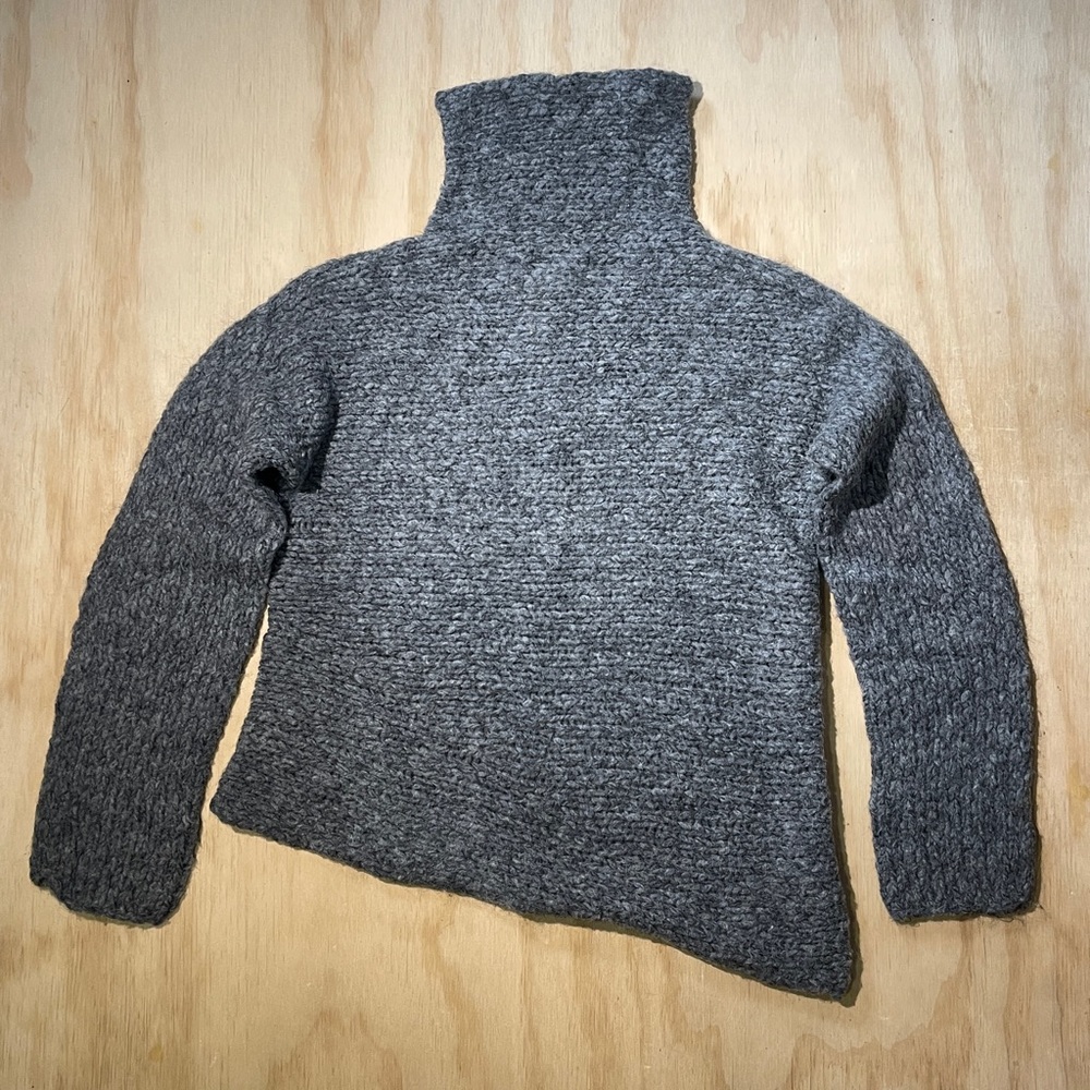 DKNY Pure Sweater Knit Turtleneck Asymmetrical Hem Wool Mohair Blend Size Small